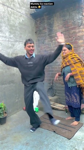 Giddha Anthem Mummy ka reaction dekho 🤣#dance #youtubeshorts #viraldance #punjab