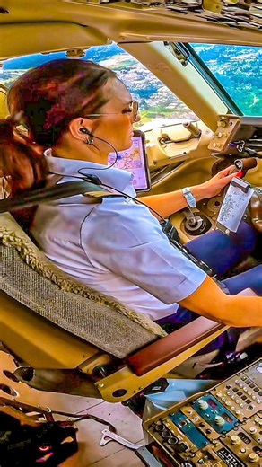 4.4K views · 250 reactions | 👩🏻‍✈️👨🏻‍✈️ Icelandair🇮🇸757-200 ✈️ Cockpit flight to Portland🇺🇸 on the most beautiful Boeing 757 | Just Planes | Facebook