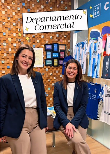 Así empieza todo en Cubo’s Holiday Homes 🏡✨ Antes de que una vivienda reciba su primera reserva hay análisis, llamadas, visitas y estrategia. Cristina y Bea son parte del equipo que convierte una casa normal en un alojamiento que funciona 🔑📈. Nada se publica al azar. Cada detalle se piensa para que el propietario gane más y el viajero reserve con seguridad 🤝 Si alguna vez te has preguntado qué hay detrás de un anuncio… aquí empieza la respuesta 👀🎬 #CubosHolidayHomes #AlquilerVacacional #Ai