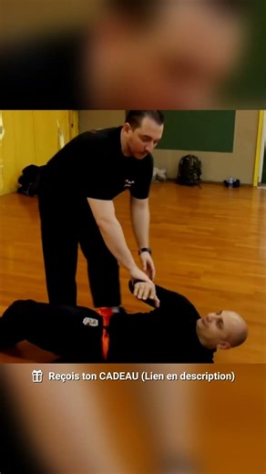 Comment basculer un agresseur sur le ventre en combat de rue (Self défense) N°2 #Shorts