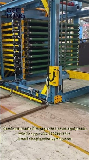 How to laminate the film face paper on the plywood board #plywoodmachine #filmfacedplywood