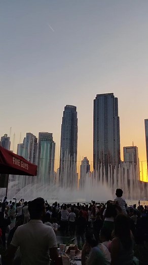 Captivating Fountain Show at Sunset - Burj Khalifa Experience