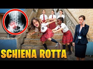 AURORA CADE DALLE SCALE SPINTA DALLE BULLE DELLA SCUOLA E SI FA MALE ALLA SCHIENA E VA IN OSPEDALE!