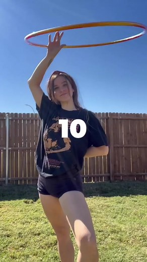 which one do you wanna try!? 👻 #hooptricks #hulahooptutorial #hooptutorials #hoopteacher #flowartistsoftiktok #hoopersoftiktok