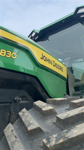 155K views · 4.5K reactions | A closer look at the John Deere 830 9RX - the most powerful production tractor in the world  #johndeere #9RX #powertractors #newtractor #tractors #machinery #crosstrack #tracks #horsepower #greentractor #ukfarming #farmersguide | Farmers Guide | Facebook