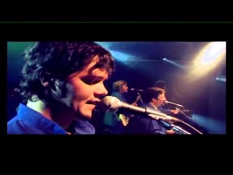 AMAR AZUL- ENGANCHADOS