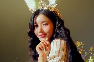 Watch: Kwon Eun Bi Opens The "Door" With Glamorous MV For Solo Debut | Soompi