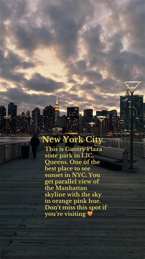 A must visit in NYC for first timers. Take 7 train going towards Queens, get off at Vernon blvd/Jackson ave and walk around 5 mins. Thank me later 😜 #gantryplazastatepark #lic #queens #mustvisit #skyline #nycviews #newyork #nyc #foryou
