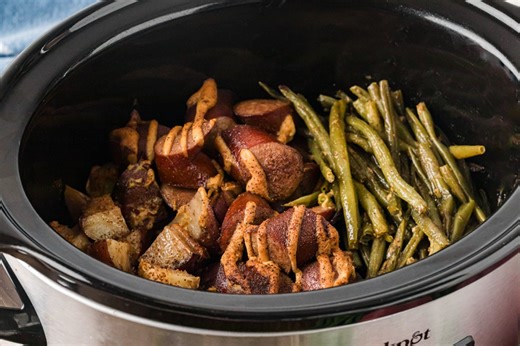 This one pot Cajun kielbasa dinner brings just the right amount of heat