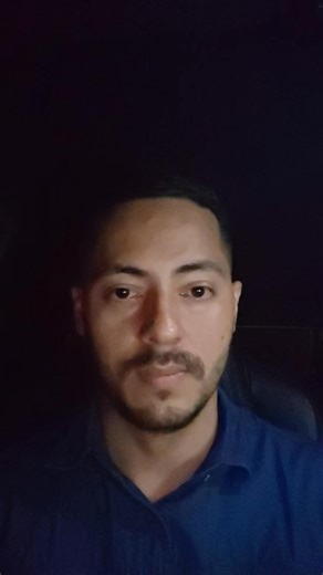 En la escuela viví algo que muchos normalizamos: la burla, el enfrentamiento entre compañeros, el bullying promovido desde la autoridad. Un maestro que nos ponía a pelear, que ridiculizaba, que enseñaba que humillar era normal. Eso deja marca. Por eso hoy tengo claro algo: El respeto no se enseña con burlas ni con violencia, se enseña con el ejemplo. Y ese ejemplo empieza desde la autoridad más alta del país. Si desde la Presidencia se normaliza la burla, el desprecio y el “reírse del otro”, no 