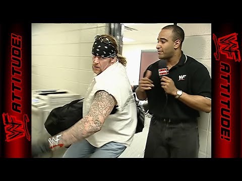 Undertaker's wife had an accident | RAW IS WAR (2001)