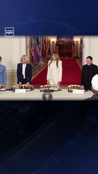 Melania Walks With Humanoid Robot At White House