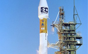 任务回顾 | 2000.5.24 Atlas III-A型运载火箭首飞成功(发射Eutelsat W-4通信卫星）