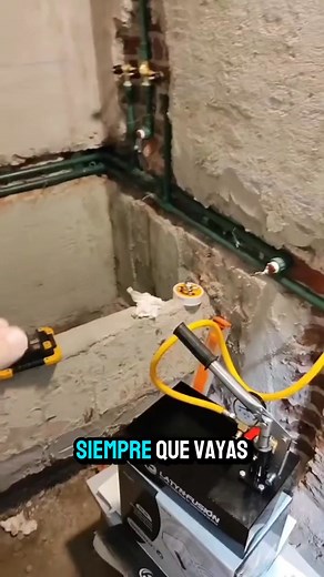 1.9M views · 14K reactions | Agua fria y caliente | { The Alejo Videos } | Facebook