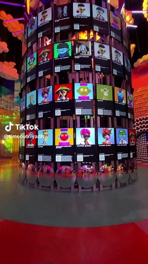 This is the largest immersive entertainment park experience in Riyadh 🪩 Get lost in trippy pyramids and dive into swimming pools filled with soft balls This theme park features loads of immersive attractions and fun gaming experiences 📍Check out House of Hype in Boulevard City When: Daily 5pm-1am #riyadh #riyadhlife #saudi #blvrdcity