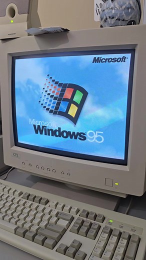 Experience the 1996 Windows 95 Startup Again