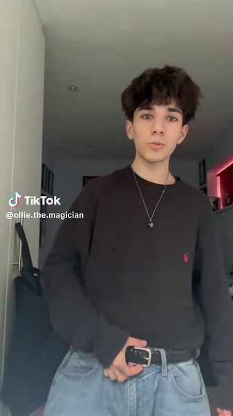 Engaging Magic Tricks That Surprise and Amuse