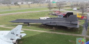 Watch a Timelapse of an SR-71 Blackbird Torn Down and then Rebuilt