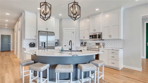 🎃 No tricks here, just a real treat on East Lake! This 4-bed, 3-bath condo at Bridges Bay blends resort-style living with incredible lake views and luxury amenities. Fully furnished, rooftop deck access, heated lakefront pool, and more. 👻 Ready to make this your getaway spot? Contact Janie Eick (712) 339-0574 or janie@sellboji.com. 570 Linden Drive #203, Arnolds Park $839,000 #okobojiliving #eastlakeokoboji #bridgesbay #iowagreatlakes | REMAX Lakes Realty