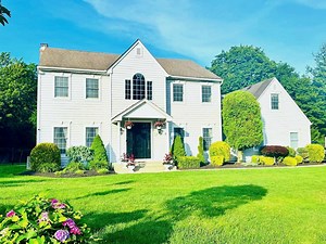 1 Ada Ln, East Setauket, NY 11733 - MLS 876010 - Coldwell Banker