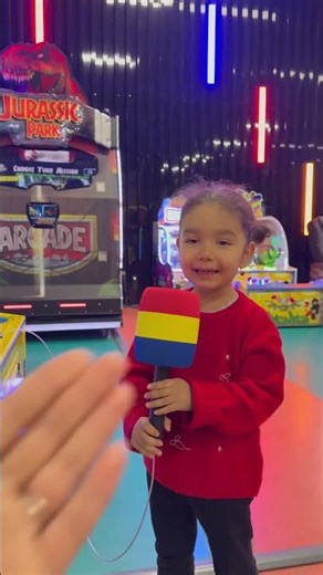 That's not a microphone, it's hitting the birds on the head while they're singing 😂 #Don'tForgetT...