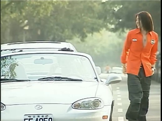 The original Meteor Garden is a 2001 Taiwanese drama series based on the Japanese manga series Boys Over Flowers by Yoko Kamio: Cast: Barbie Hsu, Jerry Yan, Vic Chou, Ken Chu, and Vanness Wu Production: Produced by Angie Chai and directed by Tsai Yueh-hsun Sequel: Meteor Garden II was released in 2002 Success: The series was a hit in Taiwan and became popular in Hong Kong and the Philippines Band: The success of the series led to the formation of the Taiwanese boy band F4, which included Jerry Y