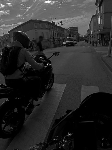 Rouler en ville à moto : conseils pour Kawasaki Ninja 650 et ZX10R