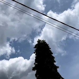 📲 Toi aussi, fais comme Les Gbês de Stoni et Génial Moses Ahouné, rejoins la communauté MTN C’Chic! De nombreux bons plans à venir avec nos ambassadeurs Elow'n kiffnobeat et Mix Premier 😉 Avec ton offre jeune préférée , ta vie ne sera plus comme avant! ☀️ 💛 Si tu aimes la vidéo, écris C’CHIC en commentaire 👇🏽 #MTNCChic #MTNCI | MTN Côte d'Ivoire