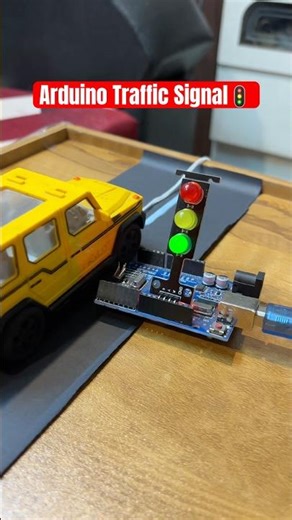 Arduino Traffic Signal LightProject #arduino #arduinoproject #signallight #viral #trending #project