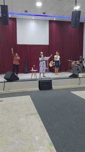 vou adorar aos pés do senhor