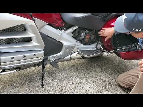 How to access the battery Honda GoldWing Gold Wing GL1800 Touring Motorcycle Japanese