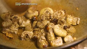 1.2M views · 1.4K shares | Sa mga patay na puno ng niyog nahahanap ang exotic food na uok o coconut worm. Mayaman daw ito sa protina at halos kalasa ng manok. Kakagat ka ba rito? #PinasSarap #PSOrMinFoodtrip | Pinas Sarap | Facebook