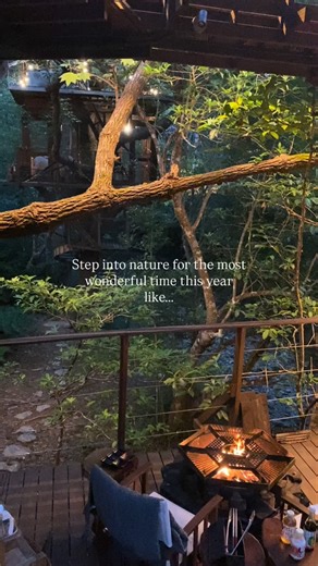 Treeful Treehouse Sustainable Resort ツリーフルツリーハウスサステイナブルリゾート on Instagram: "Where are you spending the most wonderful time this year? The magic is on the tree 🎄 今年のクリスマスはどこで過ごしますか？ 魔法は木の上にあります💫 ・ ・ ・ 📹 edit @maha.kikugawa some shots by @yama_ok5 #treefultreehouse #ツリーフルツリーハウス #沖縄 #treehouse #ツリーハウス #okinawa #treeful #uniquehotel #okinawajapan #着物 #kimono #japanarchitecture #クリスマス #クリスマスシーズン #christmas #christmastree #holidayspirit #冬休み #記念日 #プロポーズ #クリスマスギフト #クリスマスプレゼント #christmaspresent #サプライズ