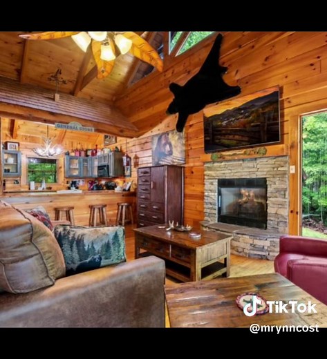 Enchanting Gatlinburg Treehouse by Stony Brook Cabins
