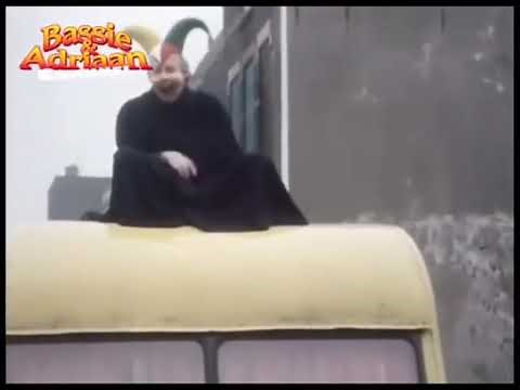 De irritante lach van de plaaggeest