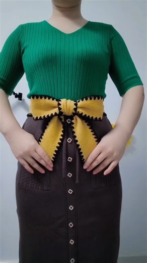 The 1 Minute Bow Trick That Fixes Any Plain Dress! 💛