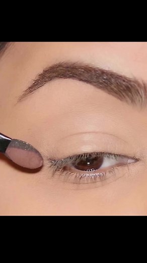 3M views · 23K reactions | You'll love this makeup technique of creating easy smokey eyes #reels #smokey #smokeyeye #smokeyeyes #makeup #makeuptutorial #makeuphacks | Smitha Deepak | Facebook