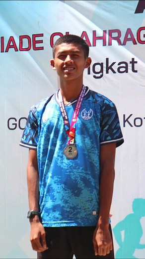 OLIMPIADE OLAHRAGA SISWA NASIONAL (O2SN) SMA Jawa Timur Tahun 2023 Representing Lamongan Athletics Panca Lomba (100m, Long Jump, Shot Put, Javelin Throw, 800m) 100m : 11”29 Rank 7 of 34 Long Jump : 5.78m Rank 7 of 34 Shot Put : 7.50m Rank 26 of 34 Javelin Throw : 26.23m Rank 14 of 34 800m : 2’12”62 Rank 2 of 34 Overall we are ranked 5th First time and big experience for us #fyp #o2sn2023 #running #athletics #trackandfield