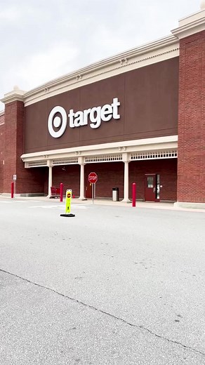 4.5K views · 140 reactions | Come along for last minute Valentine’s Day shopping at Target! I think we can all agree that a target run by yourself is like a little slice of heaven! I needed to grab a few things for my Galentines party tomorrow, for the girls and our office celebration #targetfinds #tagetvalentinesday #targetdollarspot #shoppingattarget #valentinesday #valentinescrafts #lastminutevalentines #valentinesshopping | Creative Living with Lynn Lilly | Facebook