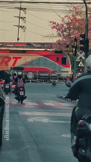 วิดีโอของ เช็คอินลาดกระบัง (@checkinlkb1) พร้อมเพลง 589-3375 - The Innocent