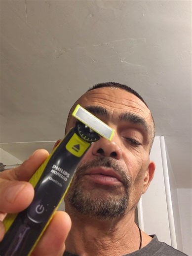 Philips Norelco OneBlade 360: Ultimate Portable Razor