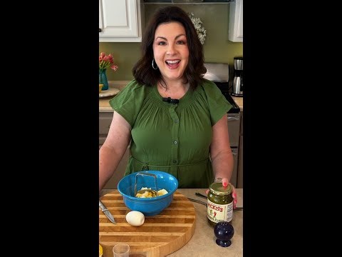 This Egg Pod makes egg salad so easy! 🥚💛