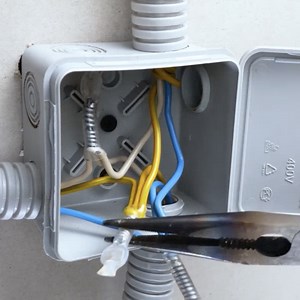 Inventive ways to repair cables! | 5-Minute Crafts Play