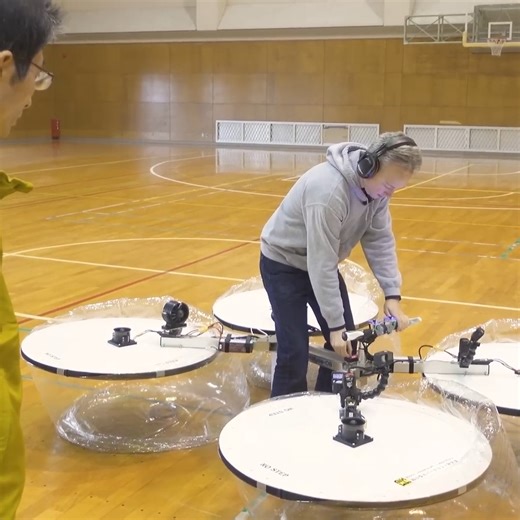 415K views · 4.4K reactions | Hideyasu Ito runs the Micro Hovercraft Laboratory, and I got to meet him and ride his incredible four-bubble hovercraft. | Tom Scott | Facebook