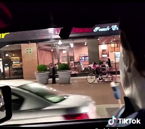 Maybe they were expecting the Easter Bunny...🤣 #michaelmyers #halloween #copsoftiktok #jeeplife #police #prank #scareprank #maskprank #unitedkingdom #usa #fyp #tiktokscenescontest