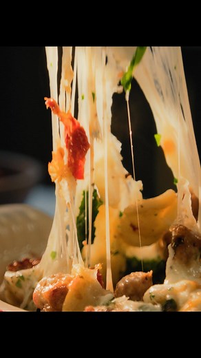 Try from Cracker Barrel’s perfected wide selection of premium cheeses that will give you confidence to crack your next meal. | Cracker Barrel Canada