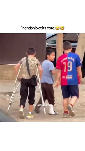 Funflicksfam ❤️ on Instagram: "Friendship at its core!😂🙌 Follow @funflicksfam #friendships #friendshipcore #friendsforever #friendslove #friendshipgoals #friendforlife #truefriend #corefriend #funflicksfam #dailydoseoffun #scrollstoplaugh #viralreels #viralmeme #family #explore #fyp #instagrowth"