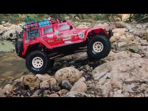 This Jeep RC Truck Carries a FULL LOAD Through Extreme Mud,UNSTOPPABLE!,Team Racing 18