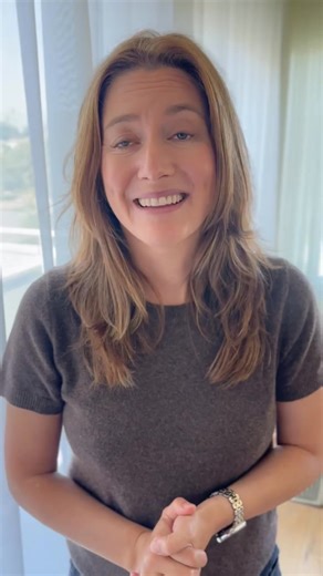 53K views · 313 reactions | Zoe Perry is excited to come to Steel City Con - August 8-10, 2025! She will be available all 3 days for autographs, selfies and professional photos. Buy Discount Tickets & VIP (Ends in 4 Days!): https://www.steelcitycon.com/buy-tickets Buy Photos: https://bit.ly/SCCAug25 #steelcitycon | Steel City Con | Facebook