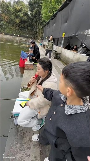 He Proved to His Mom That Fish Love Human Food Too